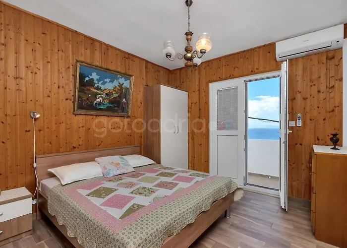 아파트 Near The In Drasnice Ii 스레세르