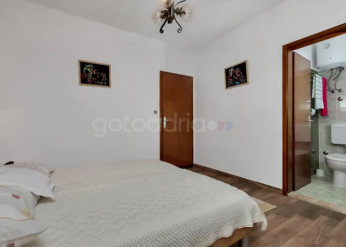 아파트 Near The In Drasnice Ii