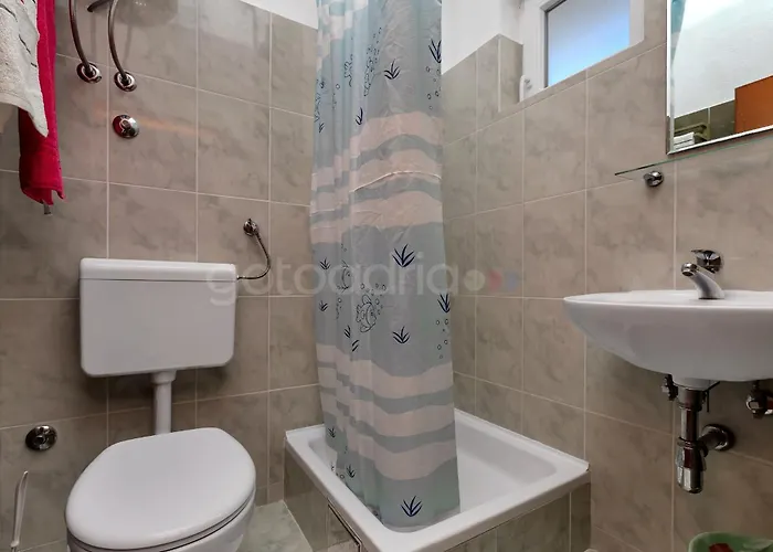 아파트 Near The In Drasnice Ii *